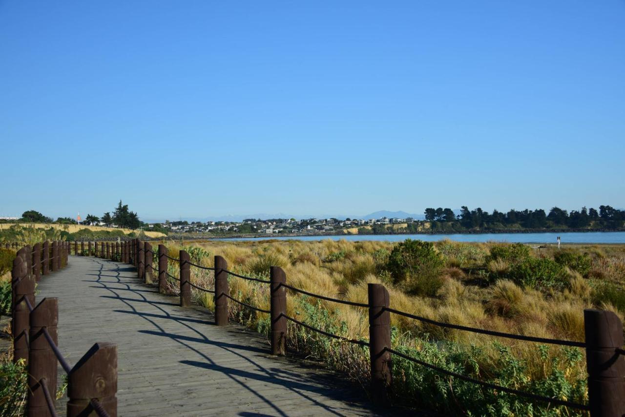 The Sanctuary Beach Side And Spa Timaru Extérieur photo